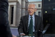 保定宏观经济学教授兼实践者Stanley Fisher逝世 曾培养全球多位经济决策者